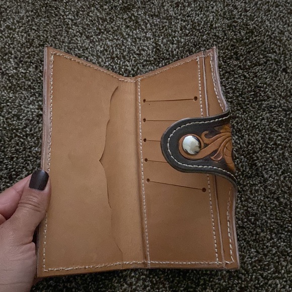 Handmade leather wallet with sunflower - Picture 4 of 5